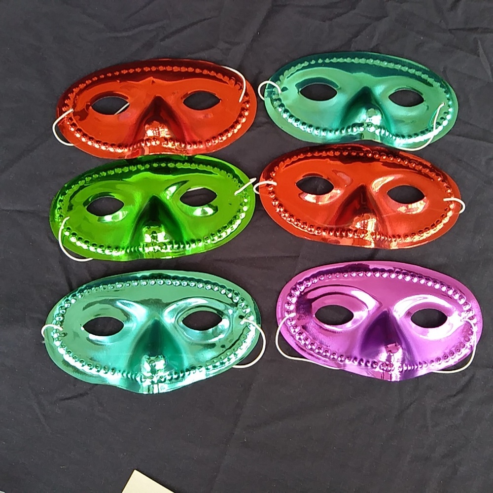 6 HALLOWEEN PARTY MASKS NEW